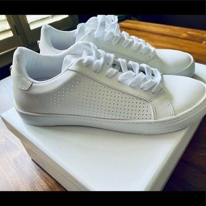 Women’s Steve Madden white sneakers sz 8